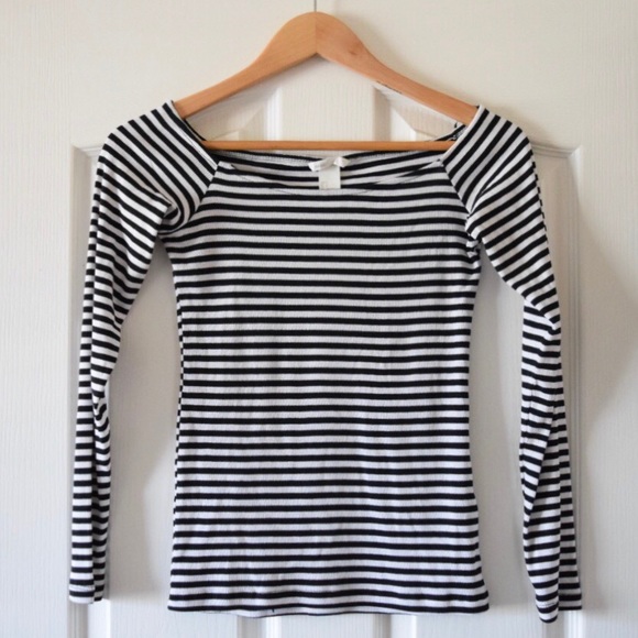 H&M Off the Shoulder Long Sleeved Tee - Picture 1 of 2